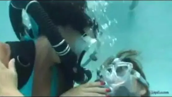 554px x 314px - Lesbian scuba fuck in pool part 1 - Lesbian Porn Videos