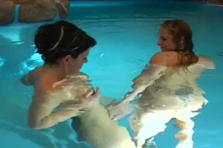 720px x 480px - Good looking German lesbians having some fun in the pool - Lesbian Porn  Videos