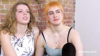 Ersties - Zwei sï¿½ï¿½e Berlinerinnen lecken sich gegenseitig intensiv zum Orgasmus