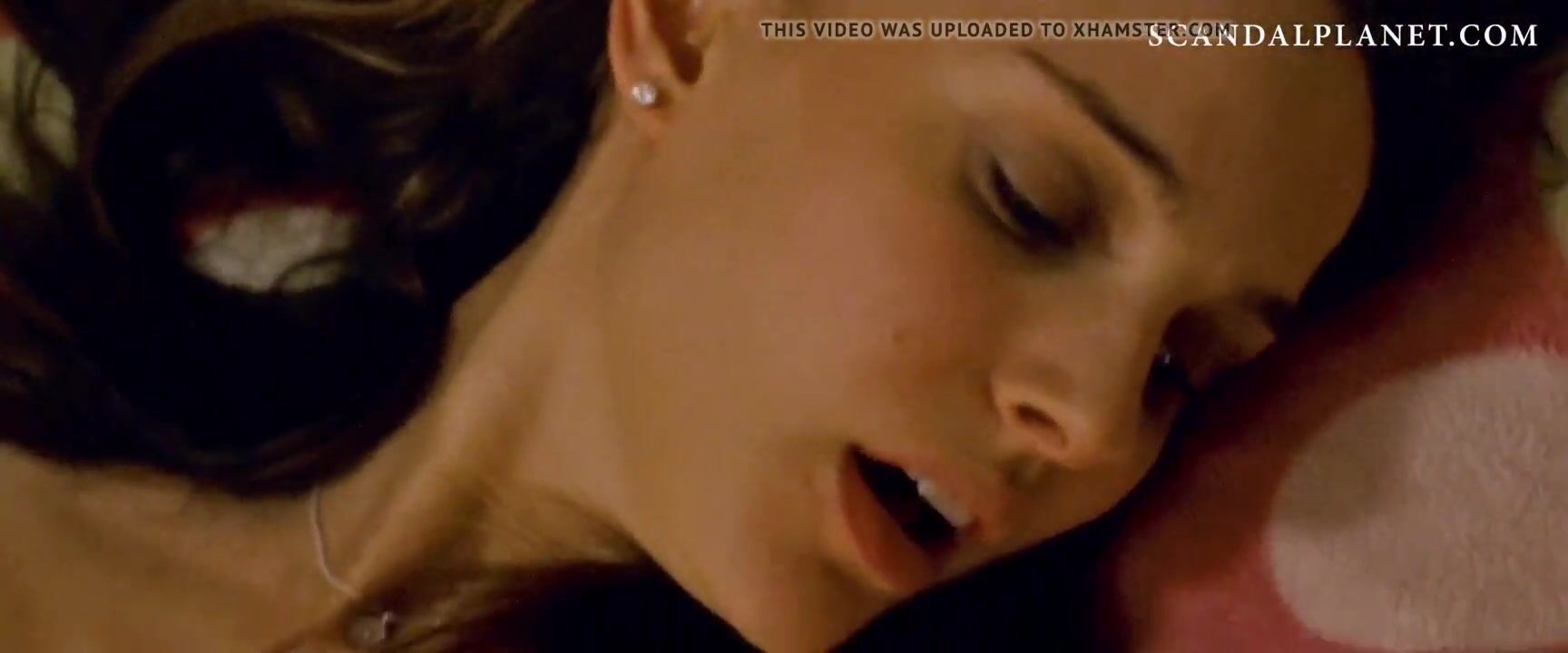 Natalie Portman & Mila Kunis Lesbian Sex in Black Swan - Lesbian Porn Videos